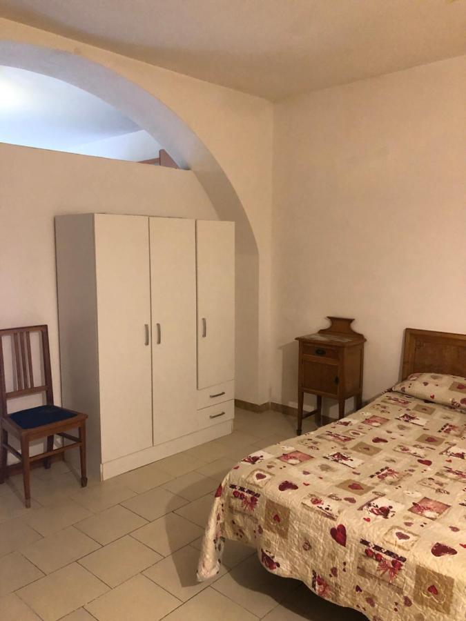Hostel Beach House Giardini Naxos Exteriör bild