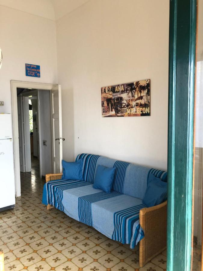 Hostel Beach House Giardini Naxos Exteriör bild