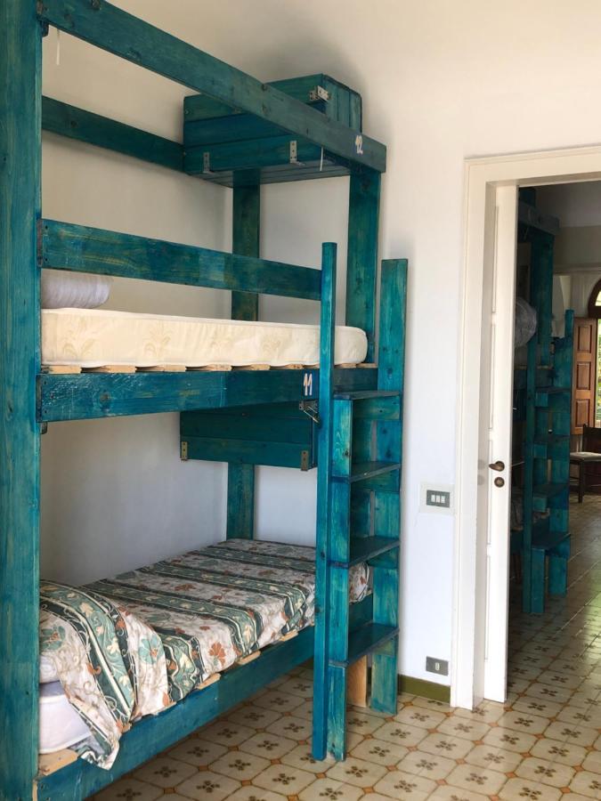 Hostel Beach House Giardini Naxos Exteriör bild